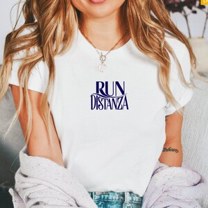 Run Distanza T-Shirt - Motivational Running Tee for Marathon Runners, Perfect Gift for Athletes and Fitness Enthusiasts