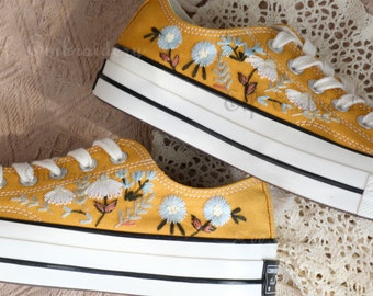 Custom Converse Embroidered Shoes,1970s Converse Chuck Taylor,Converse Custom Small Flower/Small Flower Embroidery