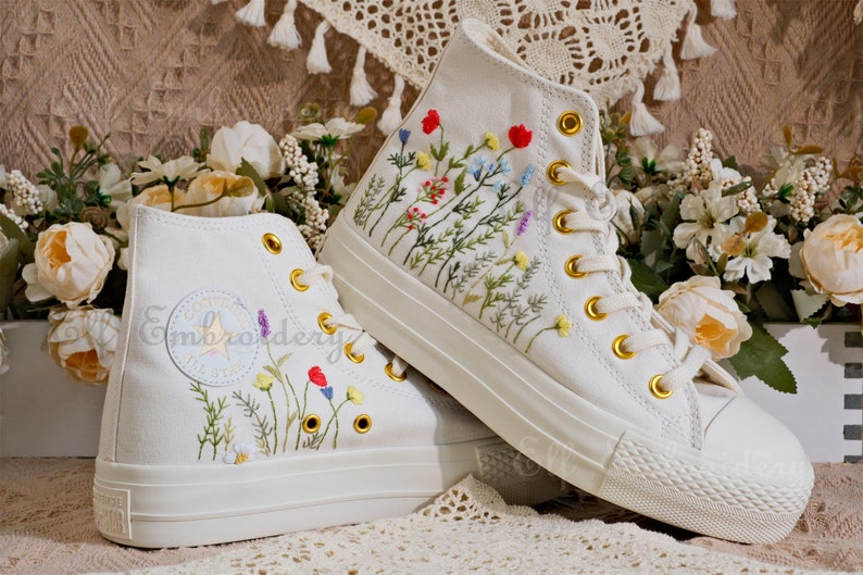 Custom Converse Embroidered Shoes,1970s Converse Chuck Taylor,Converse Custom Small Flower/Small Flower Embroidery zdjęcie 7