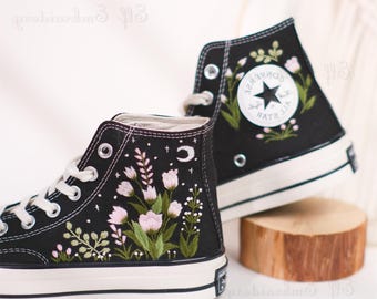 Custom Embroidered Tulip Converse 1970s: Floral Sneakers