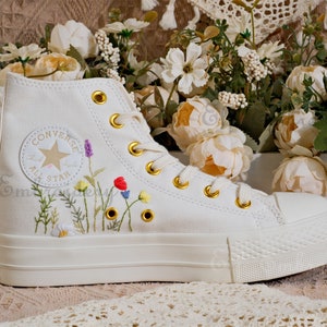 Custom Converse Embroidered Shoes,1970s Converse Chuck Taylor,Converse Custom Small Flower/Small Flower Embroidery zdjęcie 5