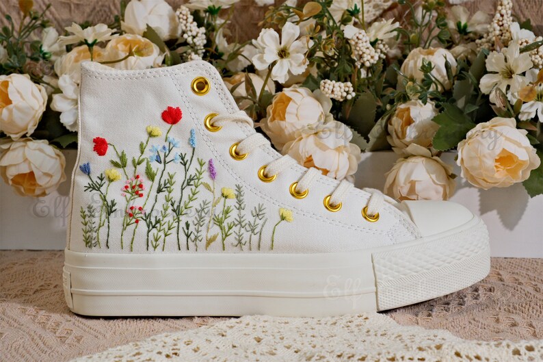 Custom Converse Embroidered Shoes,1970s Converse Chuck Taylor,Converse Custom Small Flower/Small Flower Embroidery zdjęcie 6