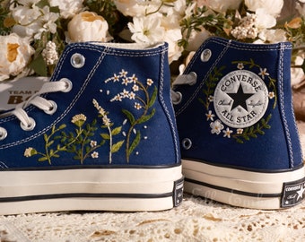 Kundenspezifische converse gestickte Schuhe, 1970er Jahre Chuck Taylor, kleine Blume / kleine Blumenstickerei