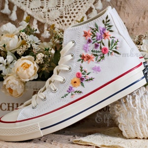 Aangepaste Converse geborduurde schoenen, Converse Chuck Taylor uit de jaren 70, Converse aangepaste kleine bloem/kleine bloem borduurwerk afbeelding 8