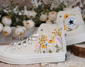 Zapatos bordados Converse personalizados, Converse Chuck Taylor de la década de 1970, Converse personalizado flor pequeña / bordado de flores pequeñas