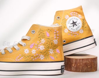 Custom Embroidered Converse 1970s: Floral Design