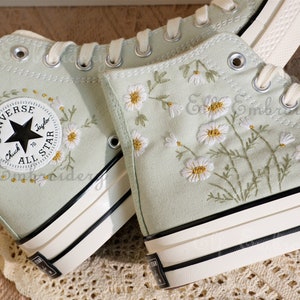 White Daisy Embroidery / Personalized Customization / Embroidered Converse Sneakers / Wedding Gift
