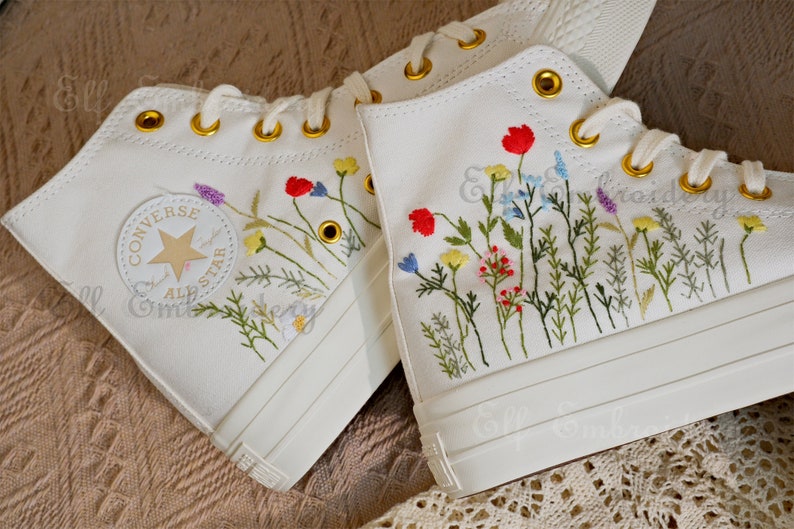 Custom Converse Embroidered Shoes,1970s Converse Chuck Taylor,Converse Custom Small Flower/Small Flower Embroidery zdjęcie 4