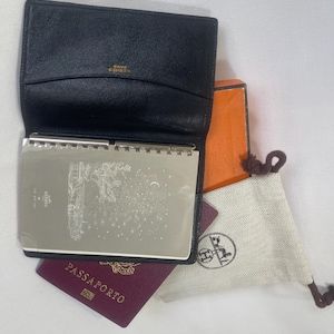 Porta-passaporte Hermès Vintage em couro autêntico - Caixa em couro preto, bom estado | Fabricado na França | Bolsa e caixa inclusas