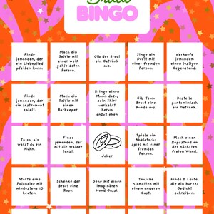 Pu&ograve; includere: Una colorata scheda del bingo con il titolo "Braut Bingo" in verde. La scheda presenta vari compiti e sfide divertenti, perfetti per un addio al nubilato. Lo sfondo &egrave; un mix di arancione, rosa e oro.
