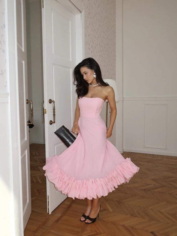 midi pink corset dress Tea Length - Romantic Dress corset dress with sleeves Dark Brown Oxford in RCT-Nicole-202524 with a halter neckline Color:Thin Blue Check