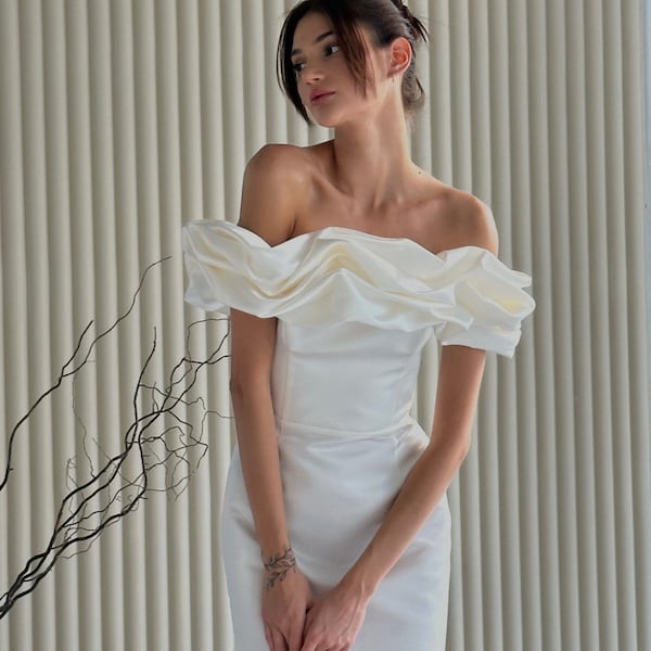 Mini dress with off-the-shoulder short sleeves - Bustier Dress for Special Occasions - White Summer Bridal Mini dress