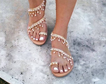 Sandalias con cuentas hechas a mano: calzado elegante, cómodo y brillante