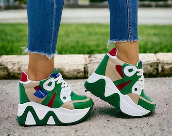 Zapatos deportivos elegantes con tacón de 10 cm: realza tu look deportivo