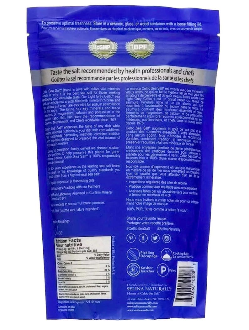 Peut inclure: Un sac bleu de sel marin celtique, avec du texte en anglais et en fran&ccedil;ais. Le sac comprend des informations nutritionnelles et des certifications. Le texte sur le sac dit "Go&ucirc;tez le sel recommand&eacute; par les professionnels de la sant&eacute; et les chefs."