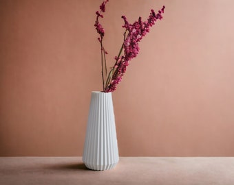 Vase blanc géométrique, imprimé en 3D