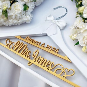 Wedding Hanger, Bride Hanger, Personalized Hanger, Custom Hanger, Bridal Hanger, Bride Gift, Bridal Shower Gift, wedding gift