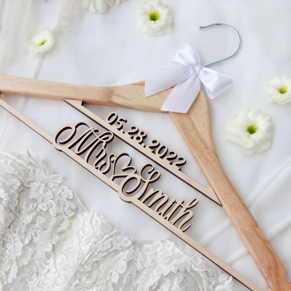 Wedding Hanger, Bridal Dress Hanger, bride Hanger, Bridal Hanger, Bride Hanger, Bridal Hanger Personalized, bridal Gift, Bridal hangers