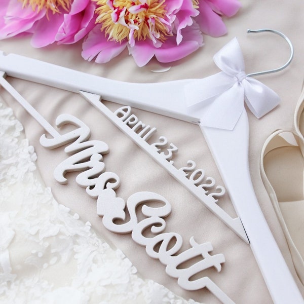 Bride to be gift, Bridal Personalized Hanger for Wedding Dress, Bridal Dress Hanger, bride Hanger, Bridal Hanger, Bride Hanger, bridal Gift