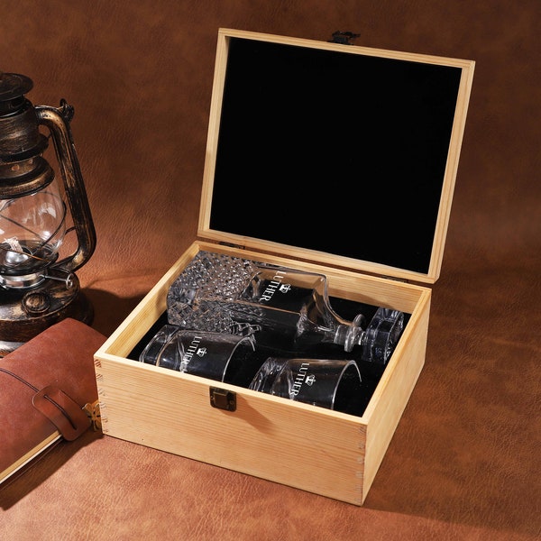 Personalized Decanter Set with Wood Box, Groomsmen Gift, Whiskey Lover Gift, Custom Gift For Husband, Best Men, Father's Day Gift, Men Gift