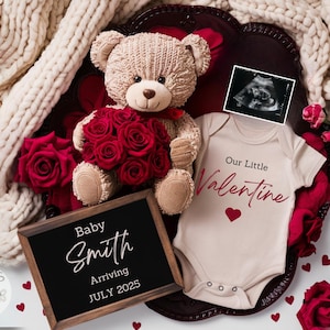 Annuncio di gravidanza per San Valentino Modello di annuncio di gravidanza digitale Bambino di San Valentino Genere neutro Rivela Social Media Facebook P91