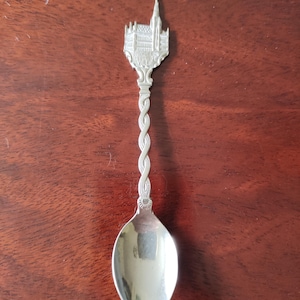 Vintage Bruxelles Collector Spoon | Hotel de Ville Brussels Souvenir | Belgian Travel Spoon 1970s 1980s | Silver Tone Europe Collectible