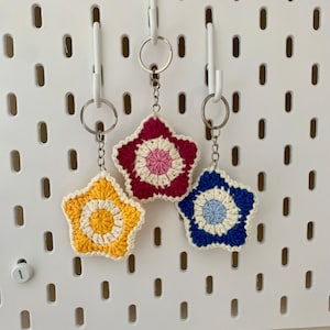 Crochet Star Keychain Pattern, Christmas Ornaments, Christmas Decor, Easy Crochet Star Keychain Pattern - Simple Design for Beginners,