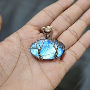 Colgante de labradorita con dos árboles de la vida, envuelto en alambre de cobre, joyería de cobre, colgante de diseñador, regalo para su madre, regalo de cumpleaños para él