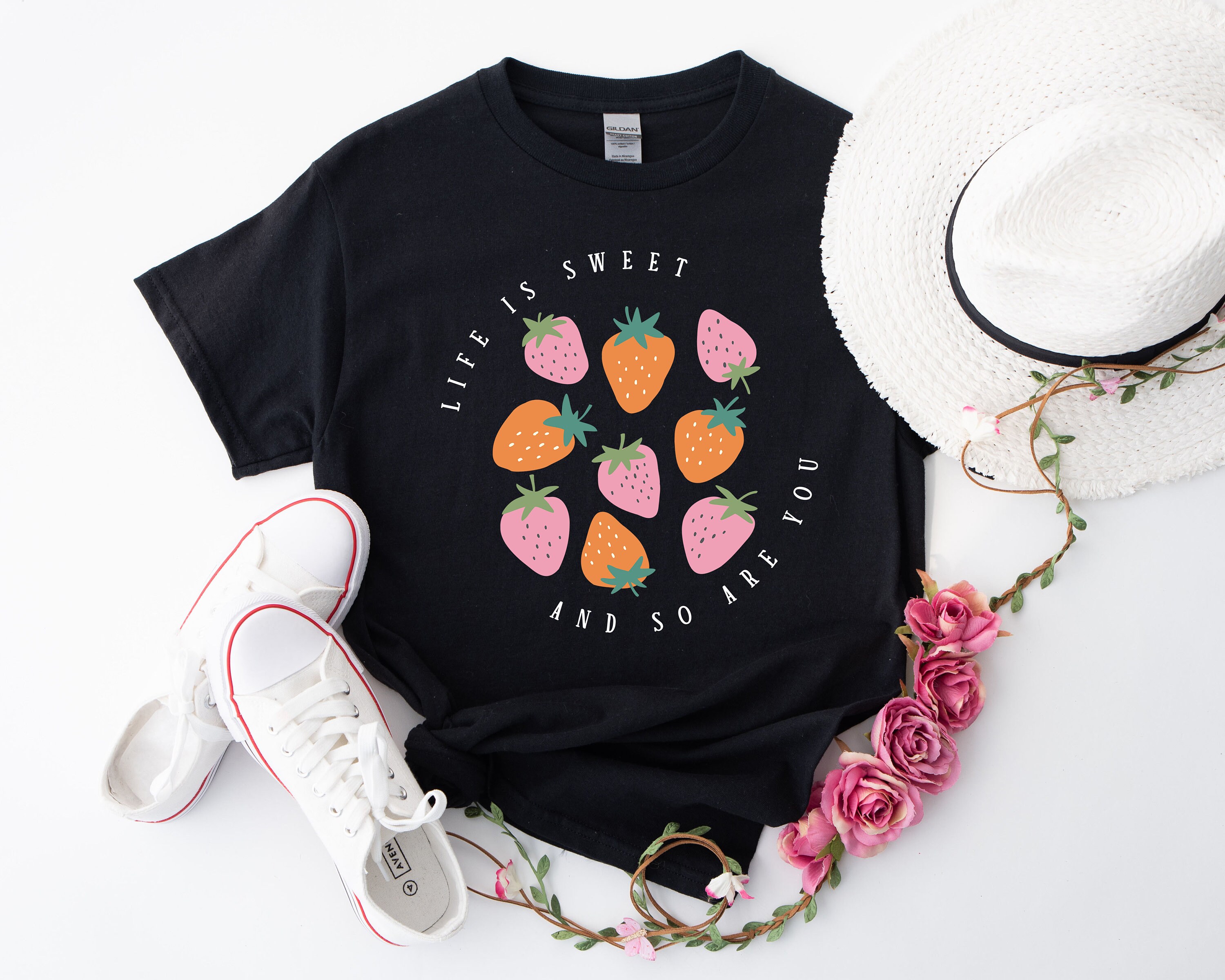 La vie est douce et vous aussi, chemise fraise, chemise citations inspirantes, chemise citation positive, chemise santé mentale, chemise Restez positif