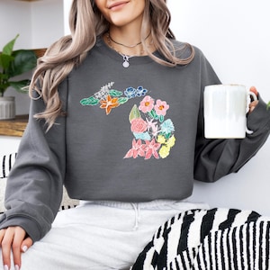 Michigan Floral Sweatshirt, Michigan Sweatshirt, Michigan Girl Sweatshirt, Midwest Sweatshirt, Michigan Gift, States Sweatshirt