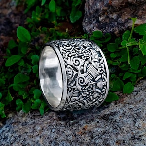 Unique great detailed viking ring based on San Isidoro box. Handcrafted sterling silver norse ring. Viking Jewelry Gifts.