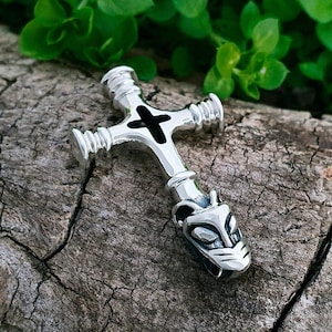 Olaf cross mjolnir replica. Authentic Thor hammer pendant.  Handcrafted sterling silver wolf mjolnir.