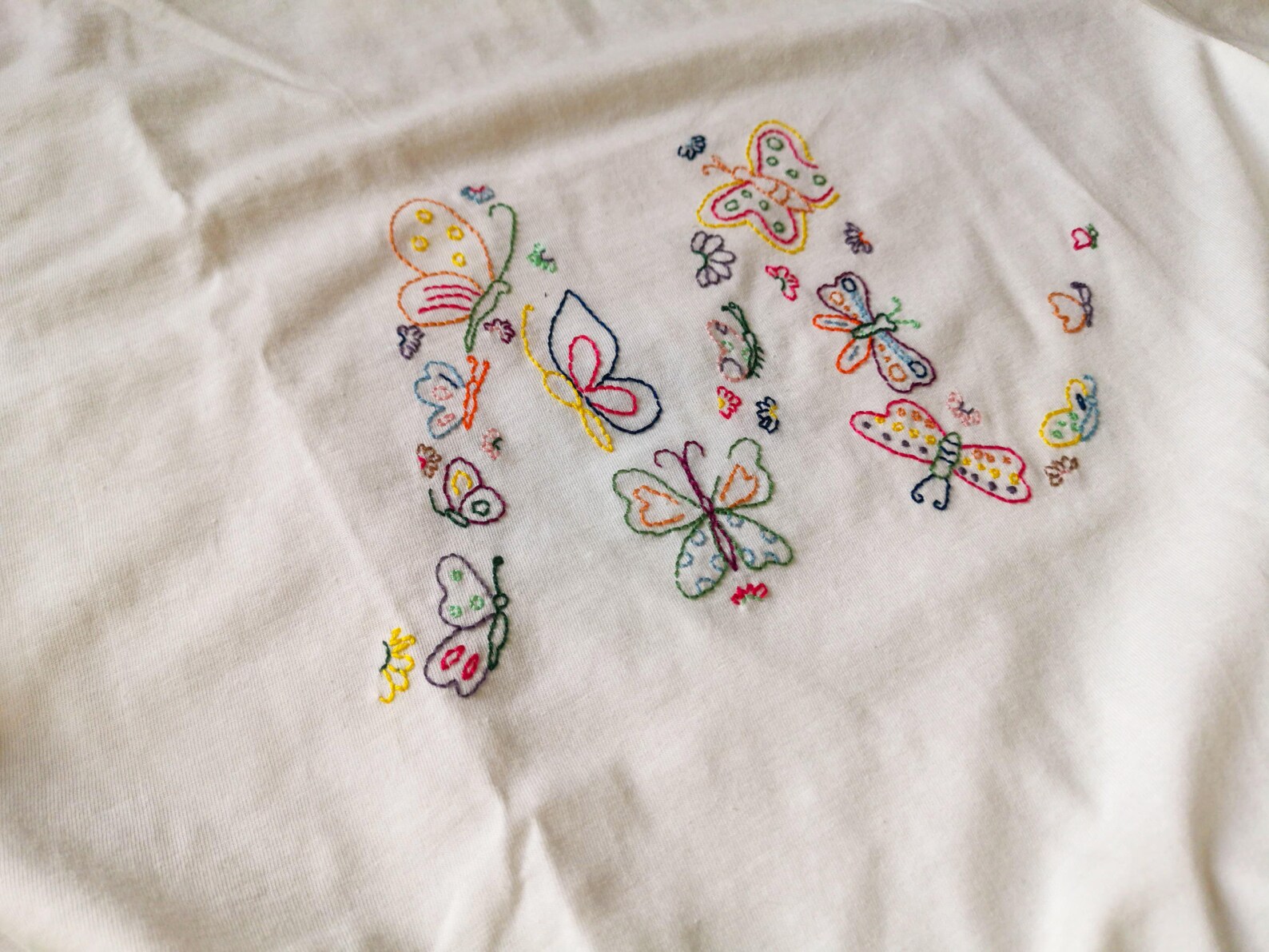 White butterfly embroidered collar-shirt main image 1