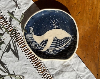 Whale ceramic plate with sgraffito decoration