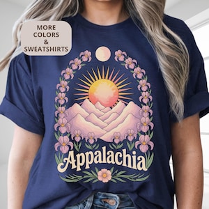 Camiseta de los Apalaches con atardecer en la montaña y flores silvestres. Sudadera de los Apalaches. Camiseta retro bohemia con ambiente hippie para mujer. Regalo para amantes de la naturaleza.