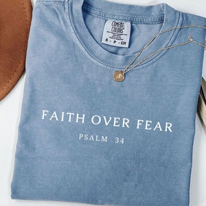 Glaube über Angst SVG, Christliches Shirt SVG, Glaube SVG, Jesus SVG, Bibel Vers SVG, Jesus Shirt, Religiöses Shirt, Glaube Png, Shirt für Frauen