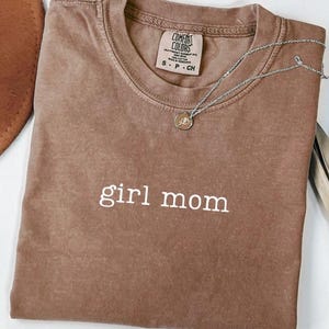 Camiseta de mãe de menina, Camiseta de mãe de meninas PNG, Camiseta fofa de mãe, Presente de Dia das Mães, Camiseta de mãe de meninas, Camiseta de mãe de menina para mulheres, Presente para mães
