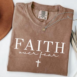 Glaube über Angst SVG, christliches Hemd svg, Glaube svg Design, Jesus mich, Bibel-Vers-Svg, Jesus-Hemd-Svg, religiöses Hemd-Svg, Beten-Svg Png