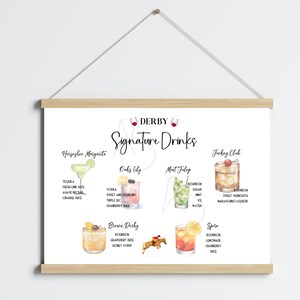 Puede incluir: Un cartel imprimible con una ilustraci&oacute;n de acuarela de seis c&oacute;cteles. El cartel se titula "Derby Signature Drinks" y enumera los ingredientes de cada bebida: Horseshoe Margarita, Oaks Lily, Mat Jalap, Jockey Club, Brown Derby y Spire.