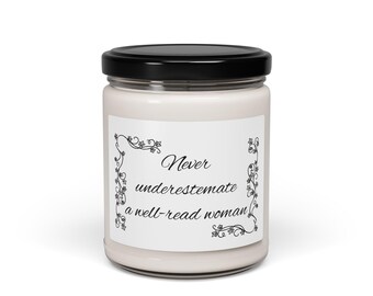 Candela di soia Well-Read Woman, decorazione per la casa con citazione, regalo per gli amanti dei libri, candela profumata da 9 once, candela femminista, candela ispiratrice