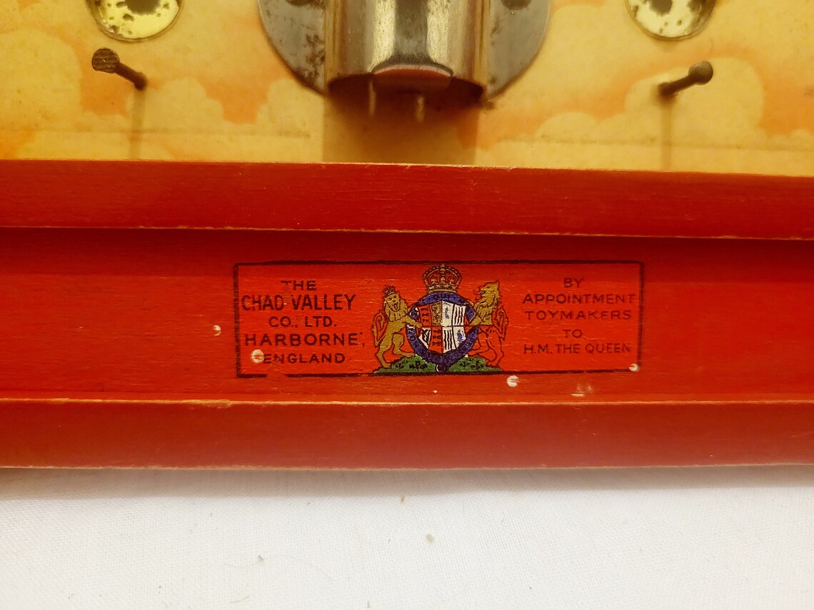 Chad Valley Bagatelle Space Board Vintage Pinball Game 1930 Rocket Art Spaceship Deco Houten Chad Valley Retro Pinball Game met metalen ballen afbeelding 4