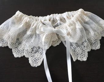 Detachable Cream Lace Collar, Vintage Peter Pan Style