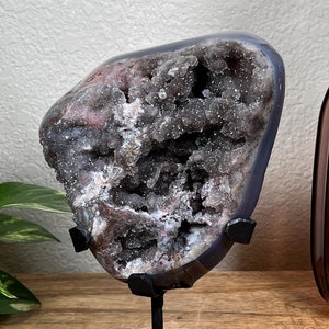 Agate Crystal Geode on custom stand 3lbs 1.6oz - Brazil