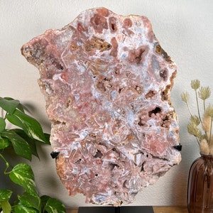 XL roze amethistkristal op aangepaste standaard 25lbs 4.1oz - Brazilië