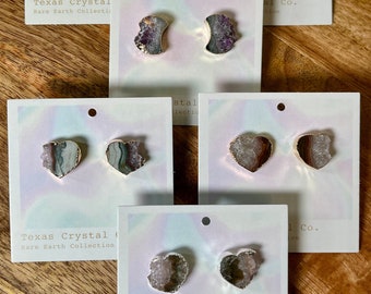 Orecchini a bottone a forma di cuore/luna con cristallo di ametista: placcati oro/argento - SCEGLI UNO