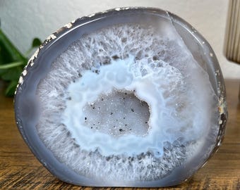 Agate Crystal Geode 1lb 2.5oz - Brazil