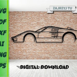 Może przedstawiać: Czarna grafika liniowa sylwetki samochodu sportowego na tle ceglanej ściany. U dołu widnieje napis "DIGITAL DOWNLOAD". Zielony pionowy pasek po lewej stronie zawiera listę formatów plików: SVG, PDF, DXF, AI, PNG i EPS. Na górze baner z napisem "ZAJRZYJ TU".