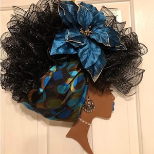 Corona única de diva rezando