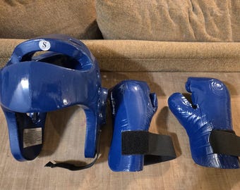 Tiger Claw Dipped Foam TKD, Karate, Martial Arts Head Guard And Gloves