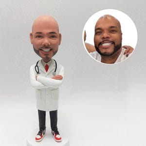 Personalised custom bobbleheads ,custom doctormemorial bobbleheads , gifts for doctor&#39;s office staff , retirement gifts forhim, doctors&#39; day